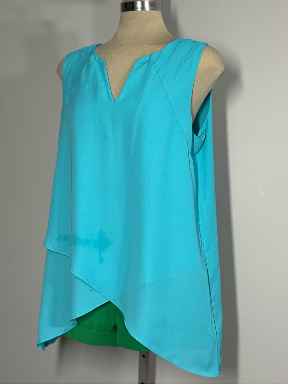 Women's Turquoise Sleeveless Layered V-Neck Camisole